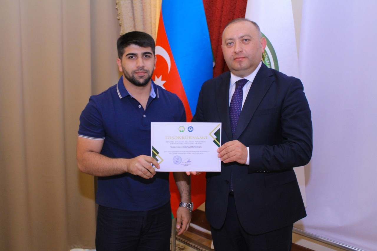 Zəfər Qurbanov Türkiyədə təhsil alacaq tələbələrlə görüşdü - FOTOLAR